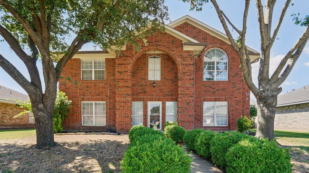 8418 Hartford Drive, Rowlett, TX 75089