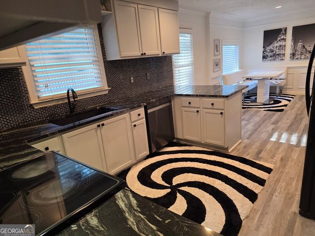 93 HIDDEN VALLEY Drive, Lawrenceville, GA 30044