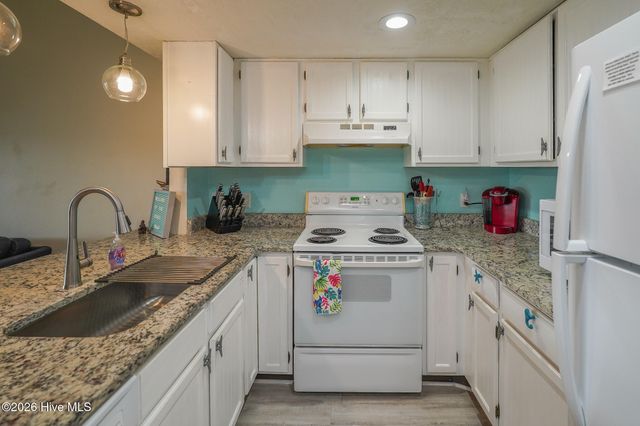 918 N New River Drive 237, Holly Ridge, NC 28445