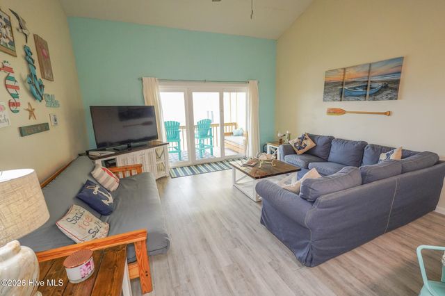 918 N New River Drive 237, Holly Ridge, NC 28445