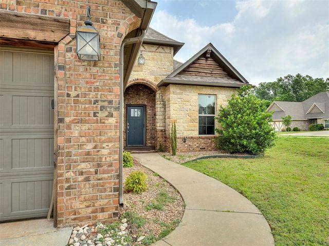 2613 NE 14th Street, Moore, OK 73160