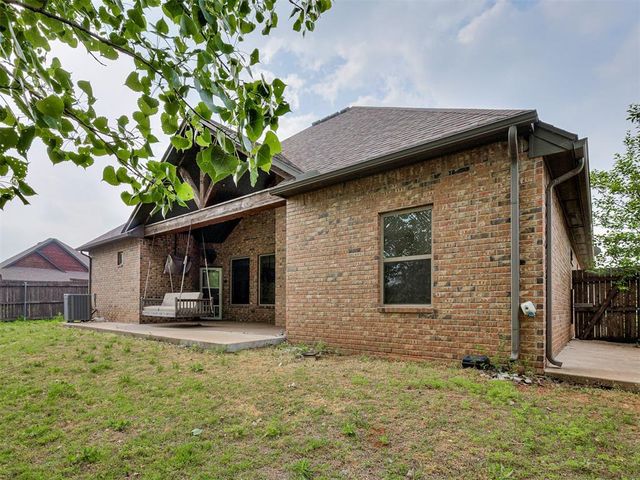 2613 NE 14th Street, Moore, OK 73160