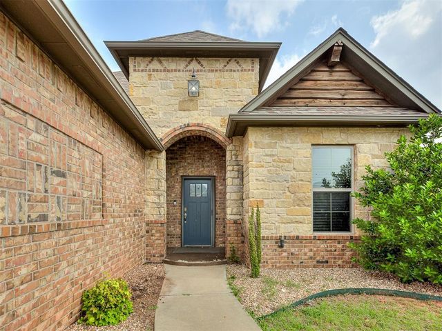 2613 NE 14th Street, Moore, OK 73160