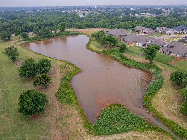 2613 NE 14th Street, Moore, OK 73160