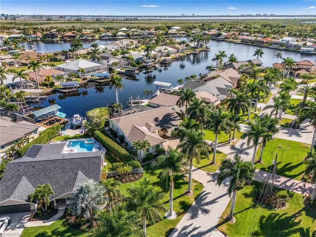 Image 5 of property listing at 5603 SW 11th AVE, Cape Coral, FL 33914