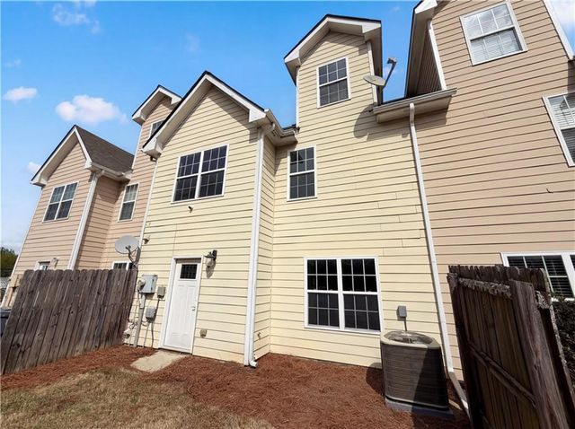 474 Village Way, Loganville, GA 30052