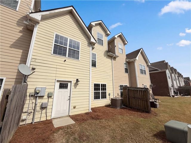 474 Village Way, Loganville, GA 30052