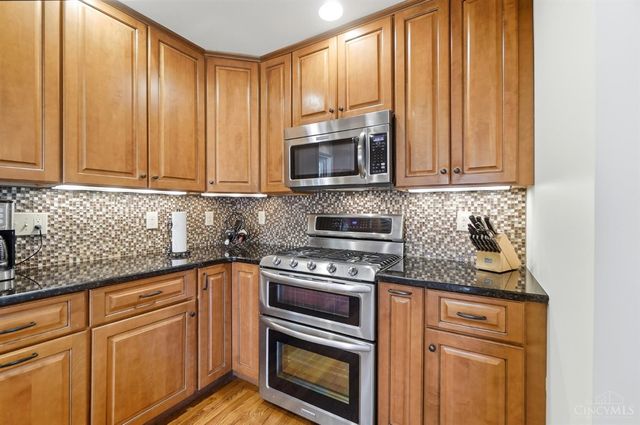 526 Chisholm Trail, Wyoming, OH 45215