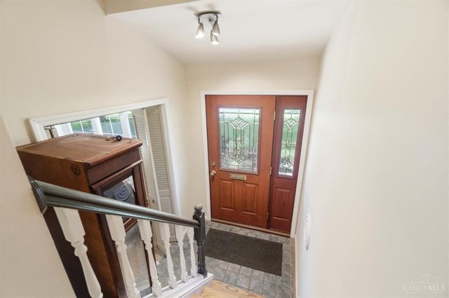 526 Chisholm Trail, Wyoming, OH 45215