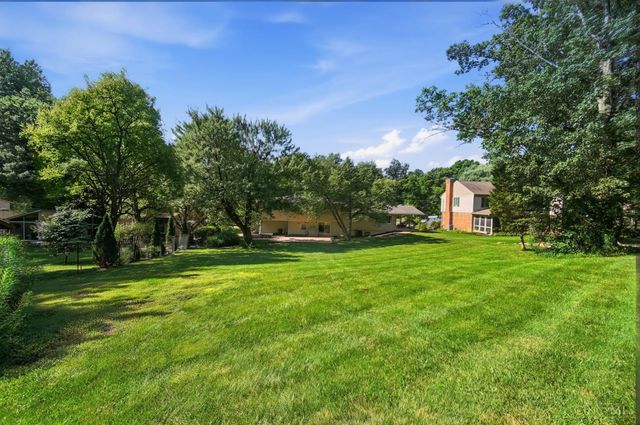 526 Chisholm Trail, Wyoming, OH 45215
