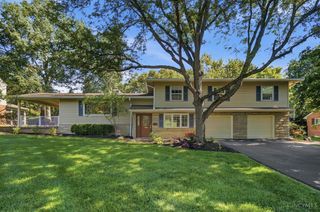 526 Chisholm Trail, Wyoming, OH 45215