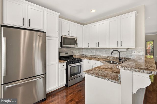 6126 MADISON CREST CT, Falls Church, VA 22041