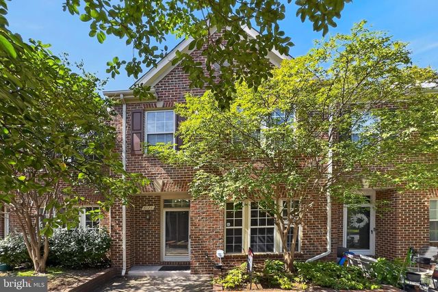 6126 MADISON CREST CT, Falls Church, VA 22041