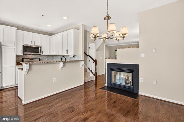 6126 MADISON CREST CT, Falls Church, VA 22041
