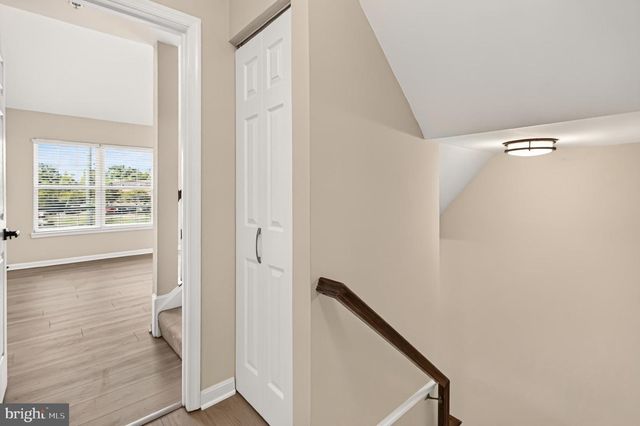 6126 MADISON CREST CT, Falls Church, VA 22041