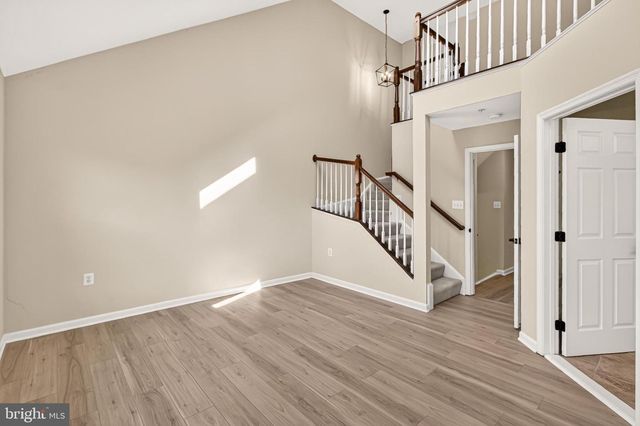 6126 MADISON CREST CT, Falls Church, VA 22041