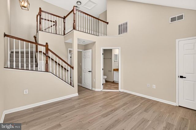 6126 MADISON CREST CT, Falls Church, VA 22041