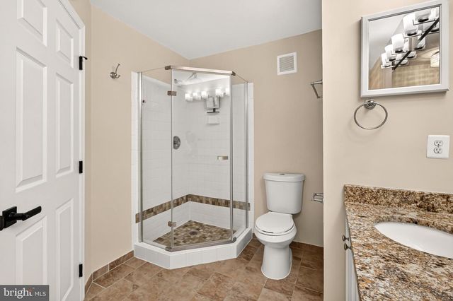 6126 MADISON CREST CT, Falls Church, VA 22041
