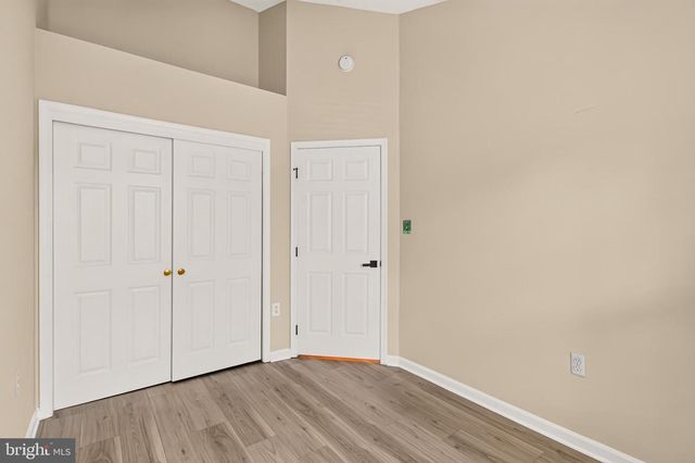 6126 MADISON CREST CT, Falls Church, VA 22041