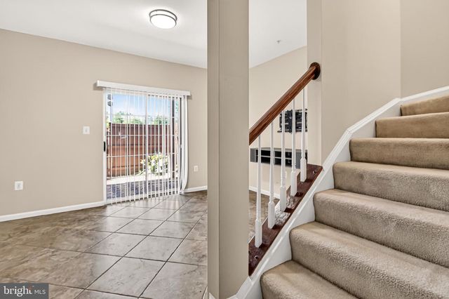 6126 MADISON CREST CT, Falls Church, VA 22041