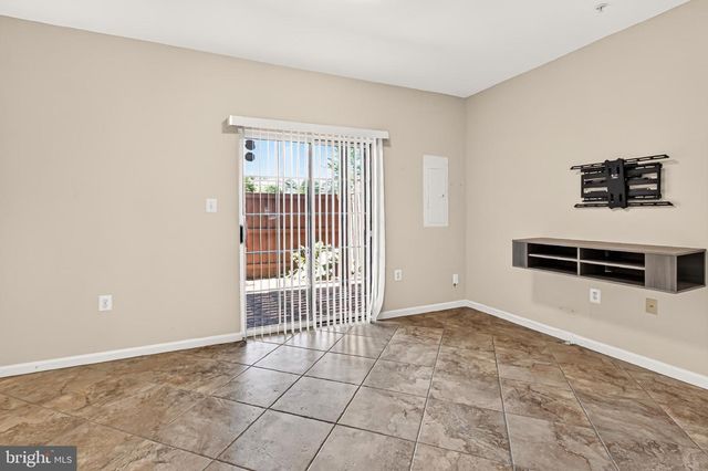 6126 MADISON CREST CT, Falls Church, VA 22041