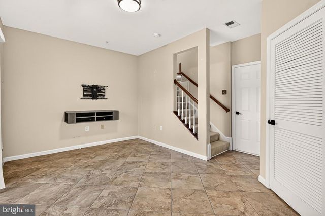 6126 MADISON CREST CT, Falls Church, VA 22041
