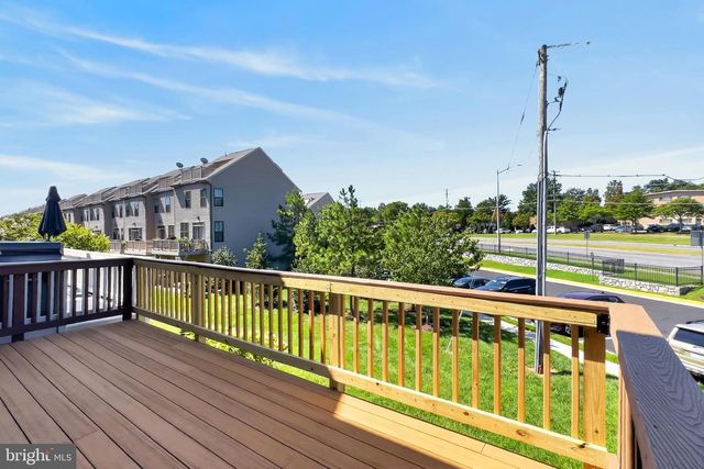 6126 MADISON CREST CT, Falls Church, VA 22041