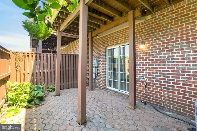 6126 MADISON CREST CT, Falls Church, VA 22041