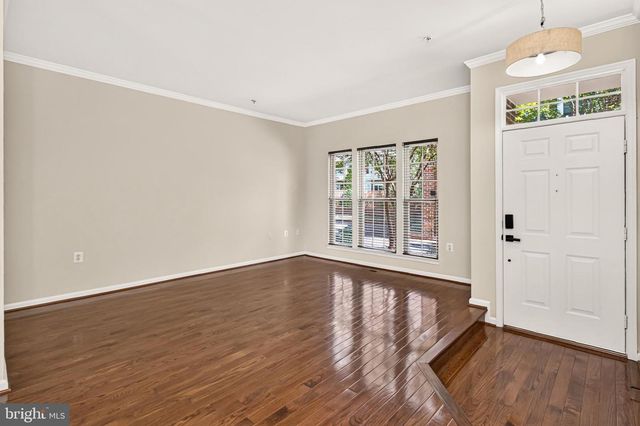 6126 MADISON CREST CT, Falls Church, VA 22041