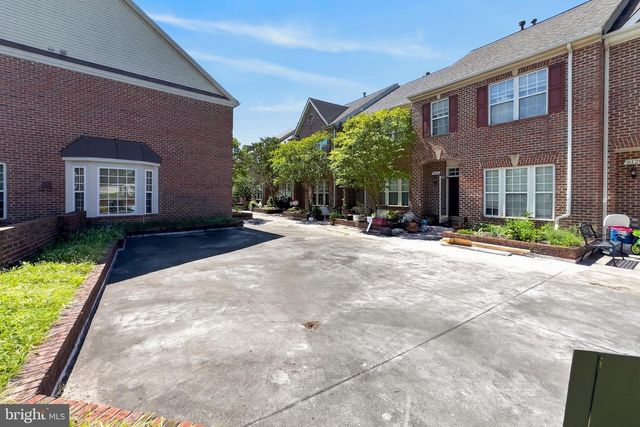 6126 MADISON CREST CT, Falls Church, VA 22041