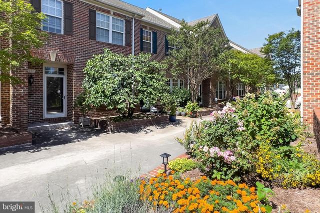 6126 MADISON CREST CT, Falls Church, VA 22041
