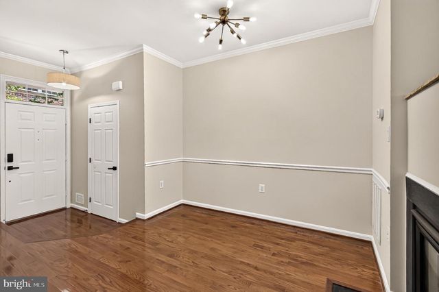 6126 MADISON CREST CT, Falls Church, VA 22041