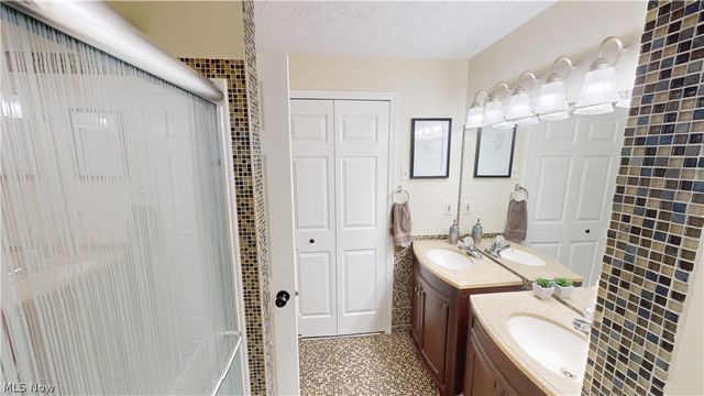 971 Fieldstone Drive, Kent, OH 44240
