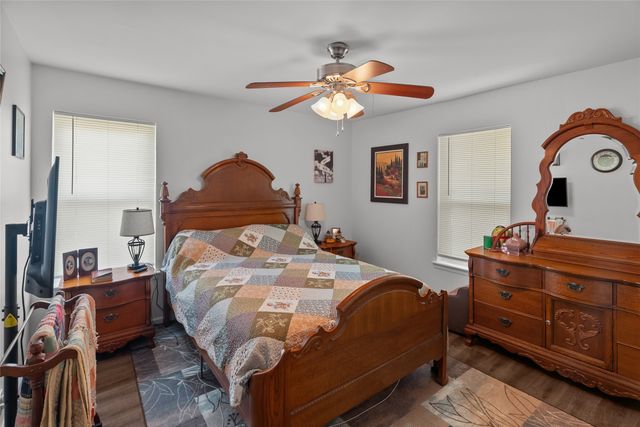 107 Woodard Avenue, Cleburne, TX 76033