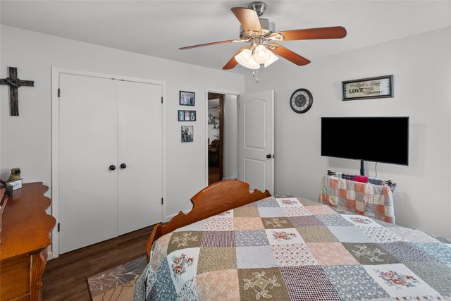 107 Woodard Avenue, Cleburne, TX 76033