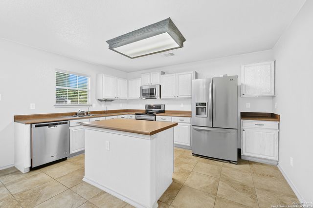 7527 Escada Crest, San Antonio, TX 78254