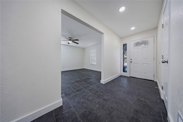 4013 Kingston Dr, Corpus Christi, TX 78411