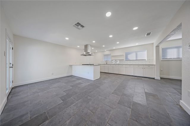 4013 Kingston Dr, Corpus Christi, TX 78411