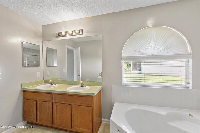 1831 MOSS CREEK Drive, Fleming Island, FL 32003