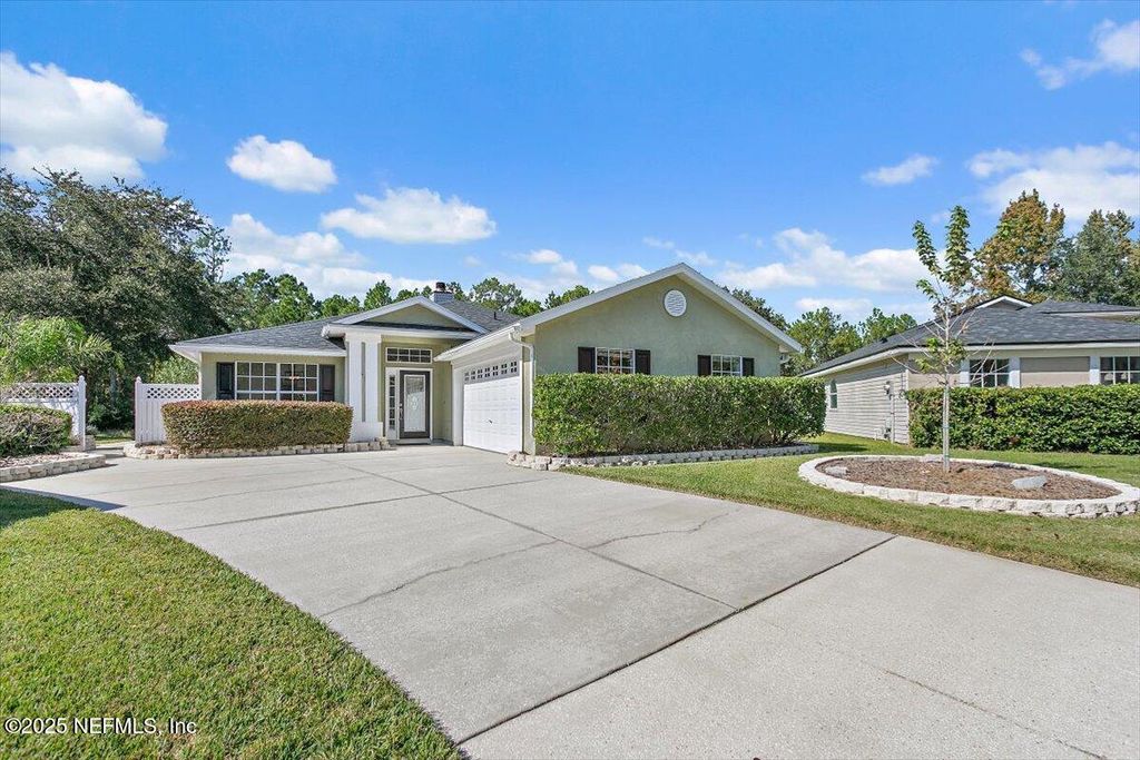 1831 MOSS CREEK Drive, Fleming Island, FL 32003