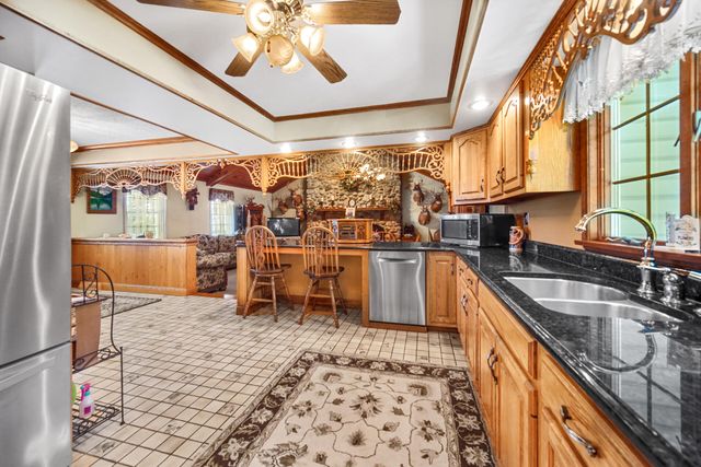 3935 N 950 E, Grovertown, IN 46531
