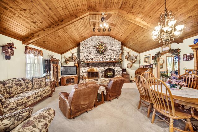 3935 N 950 E, Grovertown, IN 46531