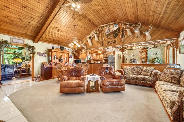 3935 N 950 E, Grovertown, IN 46531