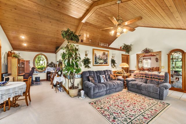 3935 N 950 E, Grovertown, IN 46531