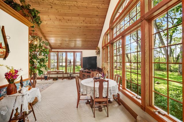 3935 N 950 E, Grovertown, IN 46531