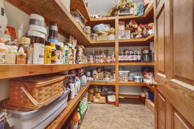3935 N 950 E, Grovertown, IN 46531