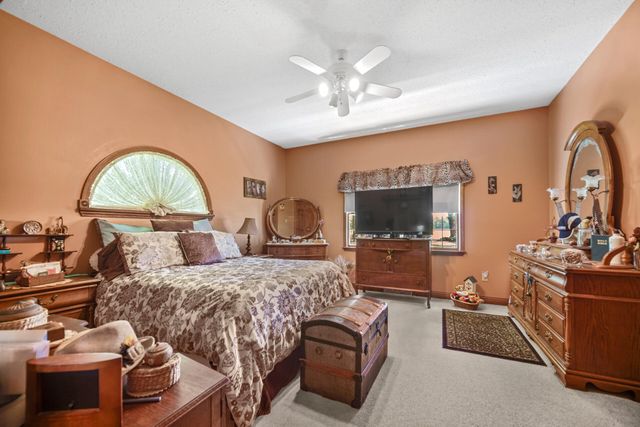 3935 N 950 E, Grovertown, IN 46531