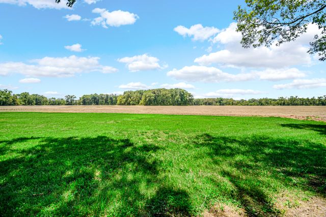 3935 N 950 E, Grovertown, IN 46531