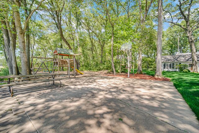 3935 N 950 E, Grovertown, IN 46531