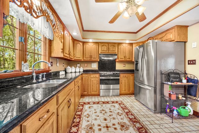 3935 N 950 E, Grovertown, IN 46531